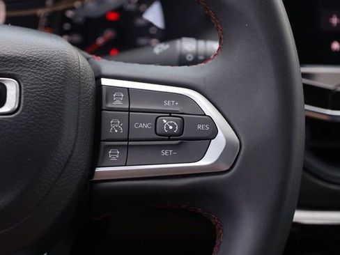 Used 2024 Jeep Compass Trailhawk AWD/4WD image 12