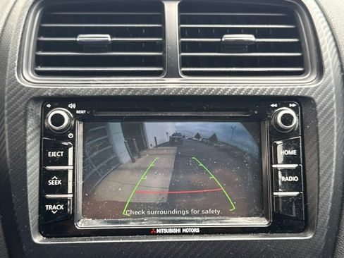 Used 2018 Mitsubishi Outlander Sport LE AWD/4WD image 17