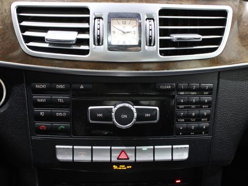 Used 2015 Mercedes-Benz E 350 4MATIC Sedan image 18