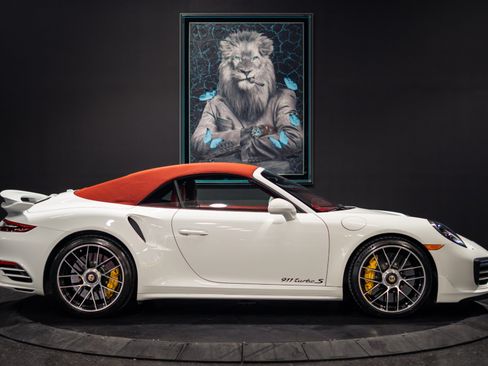 Used 2017 Porsche 911 4 Cabriolet AWD/4WD image 9