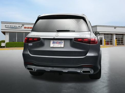Used 2025 Mercedes-Benz GLS 450 4MATIC image 4
