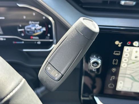 New 2025 GMC Sierra 2500 Denali w/ Denali Reserve Package image 16