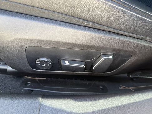 Certified 2025 BMW 330i Sedan w/ Convenience Package RWD image 24