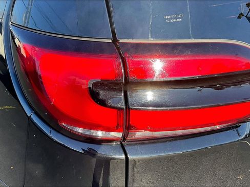 Used 2024 Chrysler Pacifica Touring-L image 27