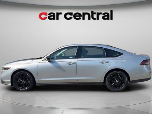Used 2025 Honda Accord SE image 2