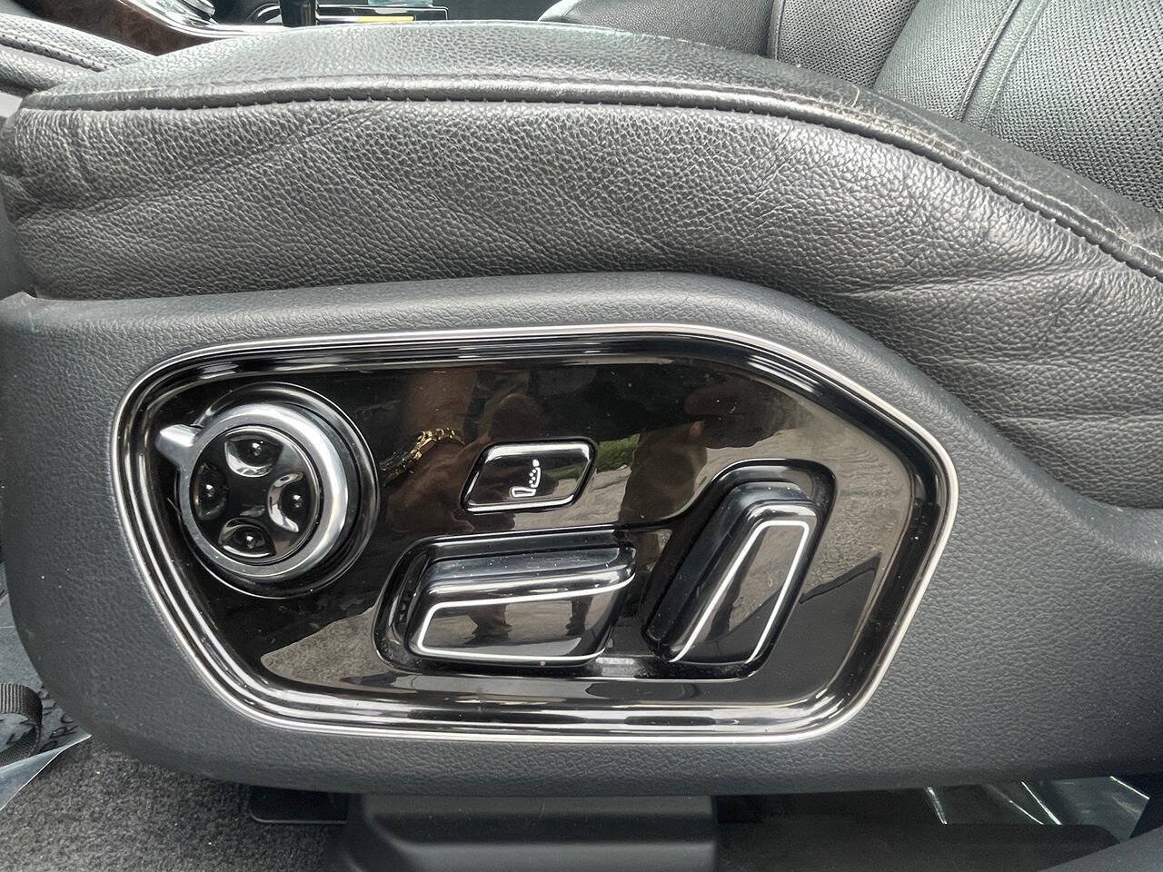 Used 2012 Audi A8 L 4.2 AWD/4WD image 15