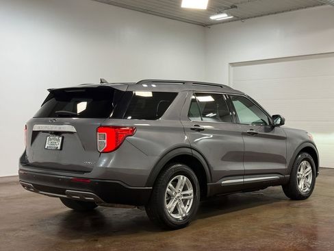 Used 2022 Ford Explorer XLT w/ Equipment Group 202A AWD/4WD image 24