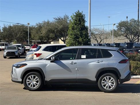 New 2026 Toyota Corolla Cross L image 4