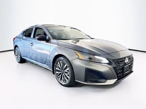 New 2026 Nissan Altima 2.5 SV FWD image 3