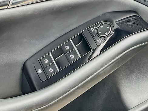 Used 2024 MAZDA MAZDA3 s FWD image 18