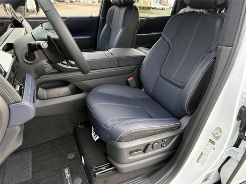 New 2026 INFINITI QX80 4WD w/ Sport Exterior Package image 18