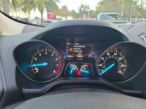 Used 2019 Ford Escape SE image 18