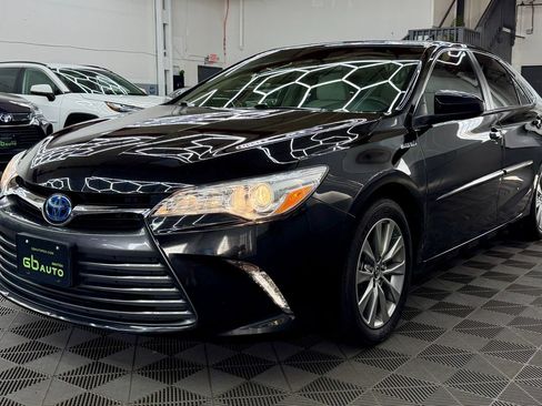 Used 2016 Toyota Camry XLE w/ Moonroof Package FWD image 1