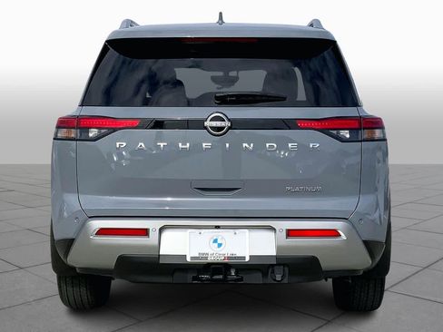 Used 2025 Nissan Pathfinder Platinum image 4
