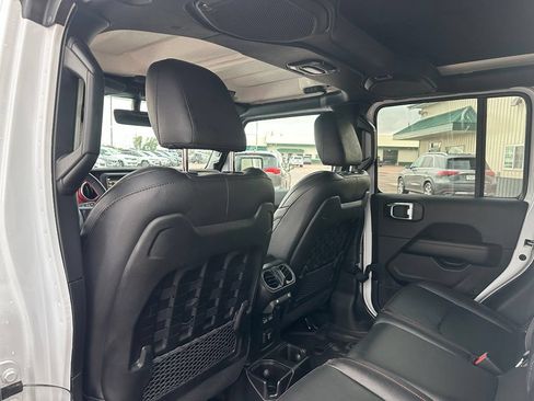 Used 2023 Jeep Gladiator Rubicon w/ LED Lighting Group AWD/4WD image 22