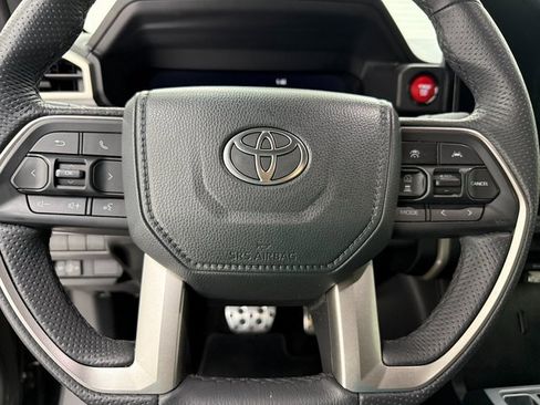 Used 2025 Toyota Tacoma TRD Sport image 9