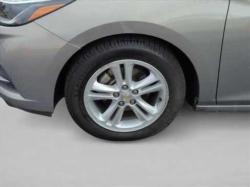 Used 2017 Chevrolet Cruze LT FWD image 14