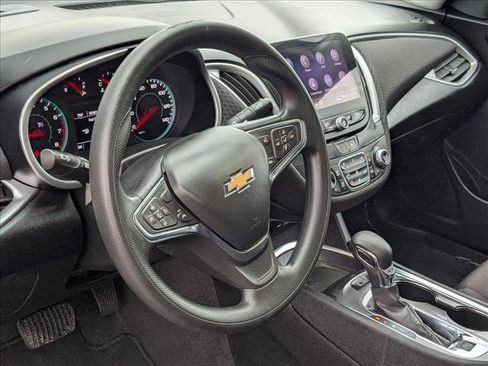 Used 2024 Chevrolet Malibu LT image 9