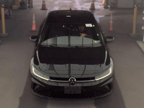 Used 2025 Volkswagen Jetta Sport FWD image 2