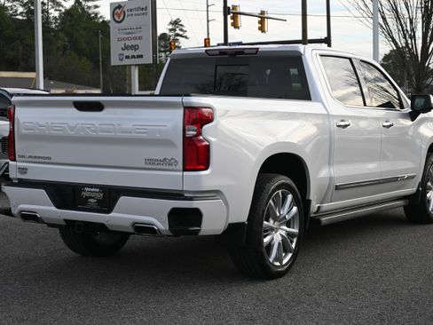 Used 2025 Chevrolet Silverado 1500 High Country image 11