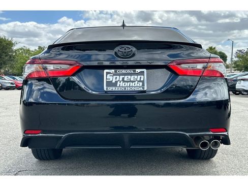 Used 2021 Toyota Camry SE FWD image 4