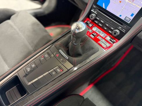 Used 2020 Porsche 718 Cayman GT4 RWD image 29