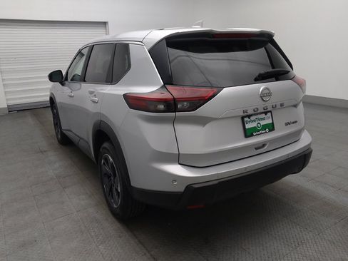 Used 2024 Nissan Rogue SV image 5