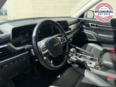Used 2025 Kia Telluride S AWD/4WD image 23