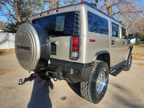 Used 2005 HUMMER H2 w/ Preferred Equipment Group image 10