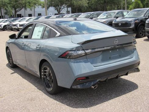 New 2026 Nissan Sentra SR w/ Floor Mat Package FWD image 5