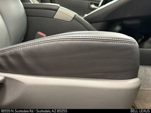 Used 2014 Toyota Prius Four FWD image 28