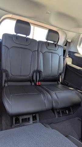 Used 2023 Jeep Grand Cherokee L Limited AWD/4WD image 16
