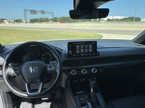 Used 2025 Honda CR-V Sport-L image 15