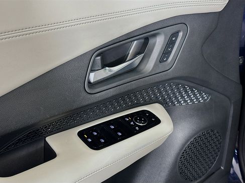 Used 2023 Nissan Ariya EVOLVE+ image 15