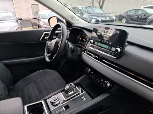 Used 2024 Mitsubishi Outlander SE image 12