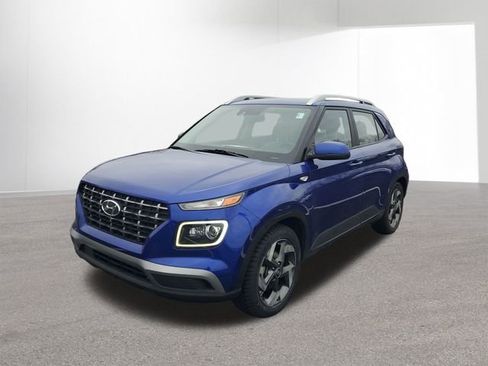 Used 2022 Hyundai Venue Limited image 11