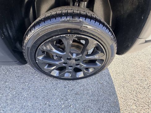Used 2018 Jeep Compass Sport FWD image 30