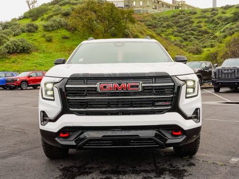 New 2027 GMC Terrain AT4 w/ Technology Package II AWD/4WD image 4