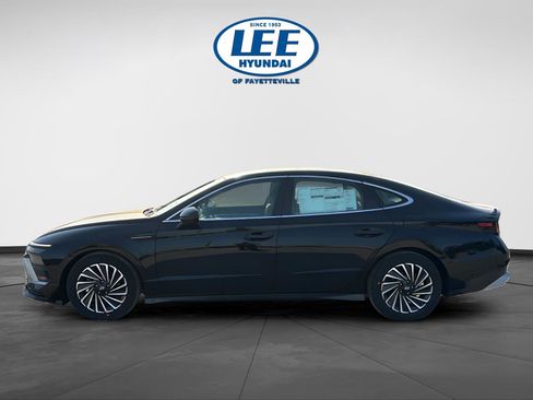 New 2026 Hyundai Sonata Limited FWD image 3