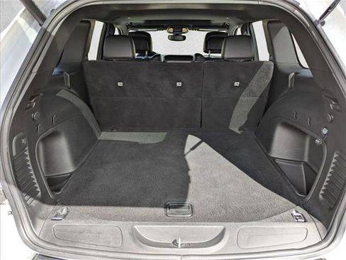 Used 2022 Jeep Grand Cherokee Limited image 6