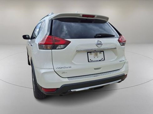Used 2017 Nissan Rogue SV AWD/4WD image 8