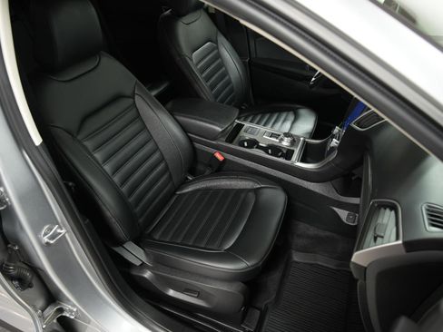 Used 2022 Ford Edge SEL w/ Convenience Package image 16