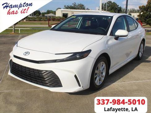 Certified 2025 Toyota Camry LE image 1