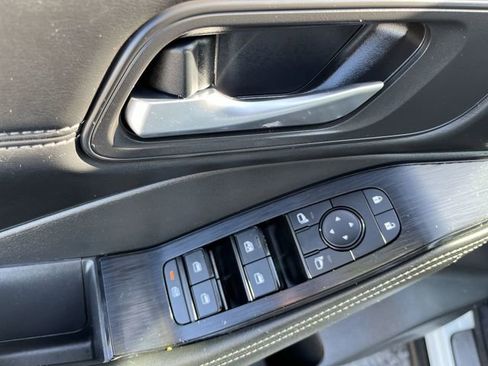 Used 2022 Nissan Rogue SV w/ SV Premium Package AWD/4WD image 17