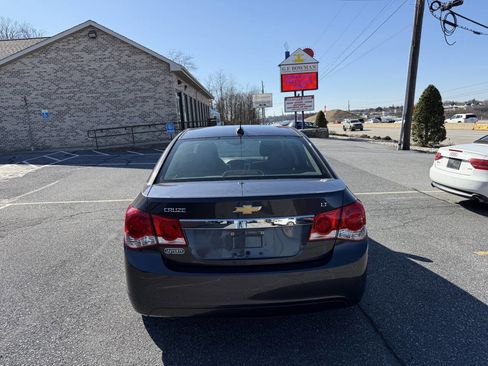 Used 2015 Chevrolet Cruze LT image 9