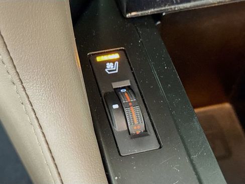 Used 2022 Lexus GX 460 Premium image 25