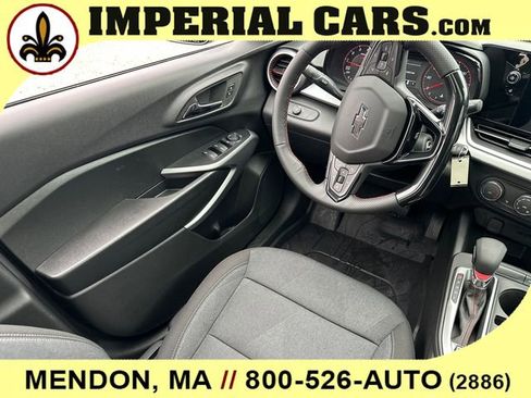 New 2026 Chevrolet Trax RS w/ Sunroof Package image 18