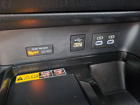 Used 2025 Toyota Camry LE FWD image 17