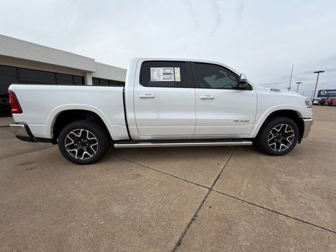 New 2025 RAM 1500 Laramie AWD/4WD image 23