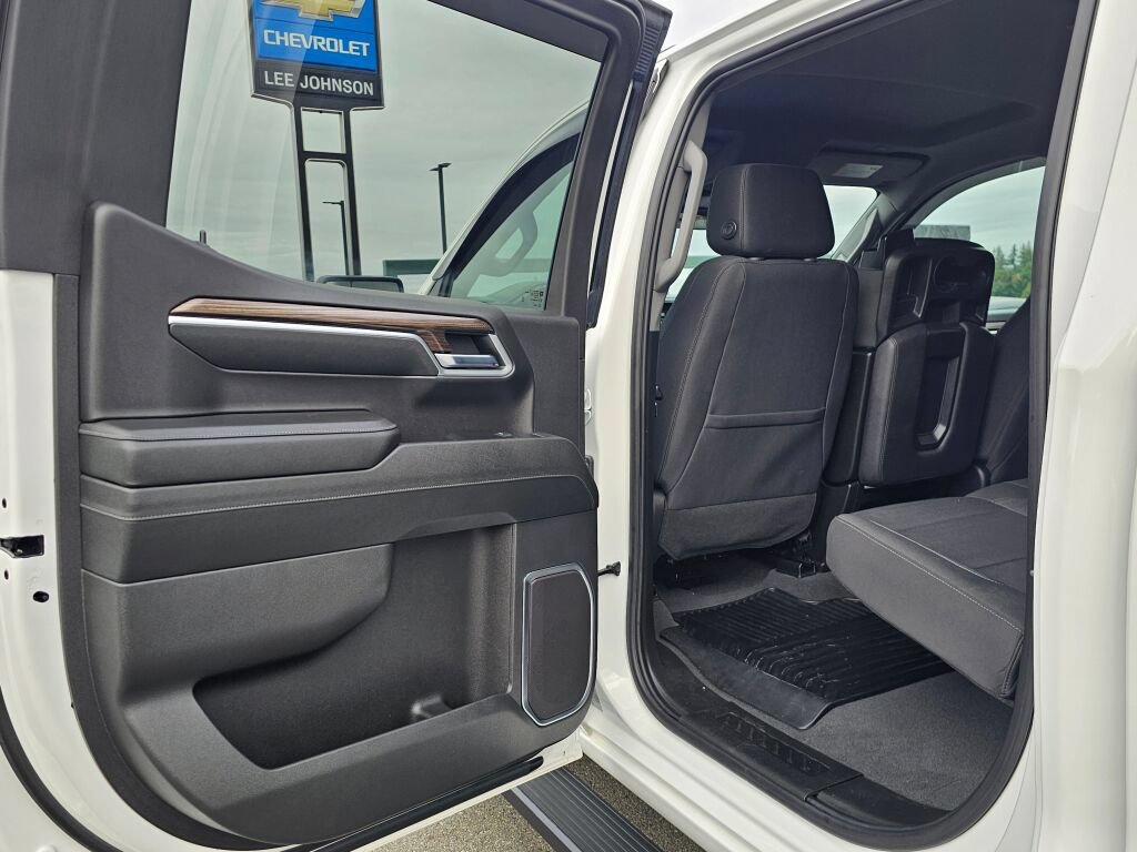 Certified 2023 Chevrolet Silverado 1500 RST w/ Z71 Off-Road Package AWD/4WD image 24